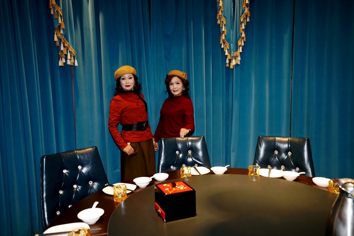 2025平安夜荟聚在{老汉口吴公馆｝的美女