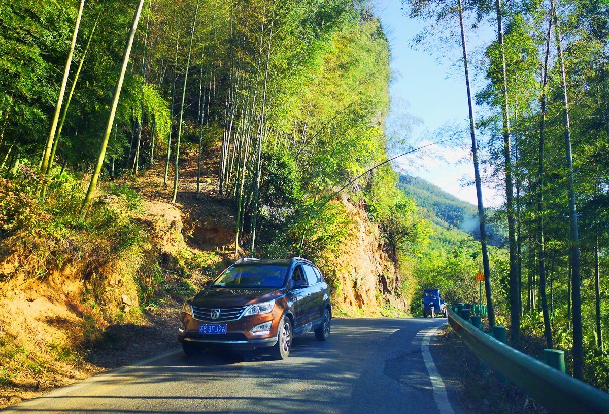 在皖南小川藏线上我看到就是这样1