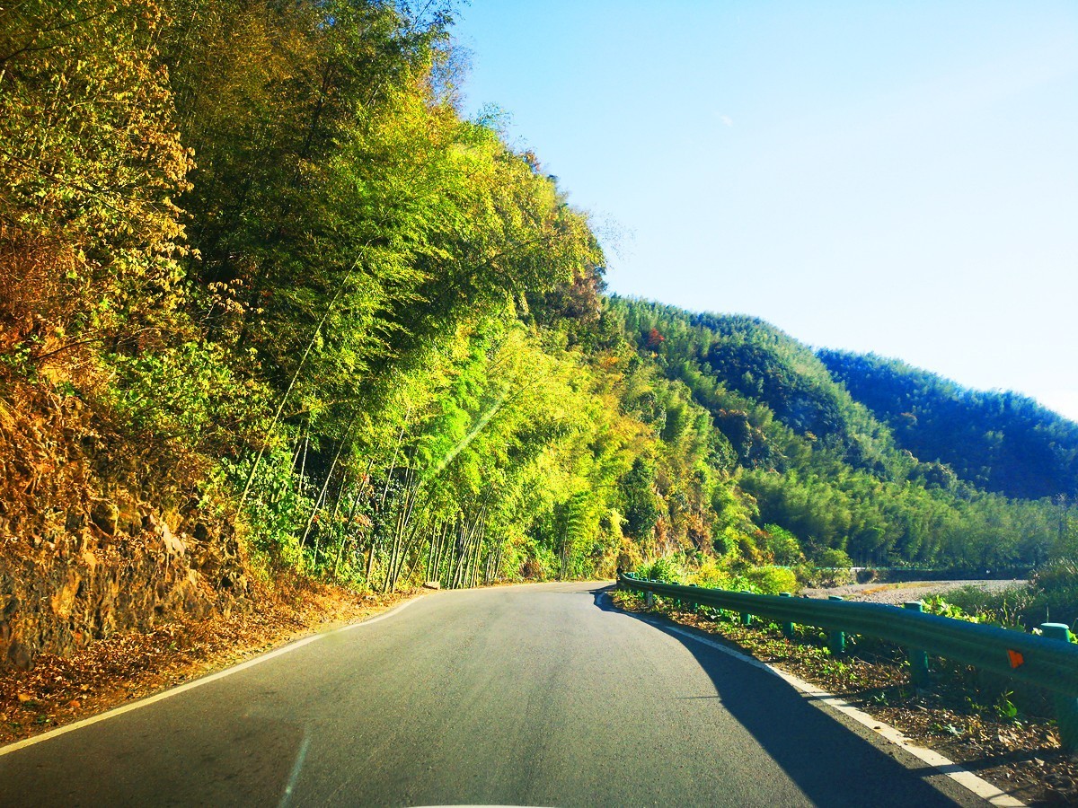 在皖南小川藏线上我看到就是这样1