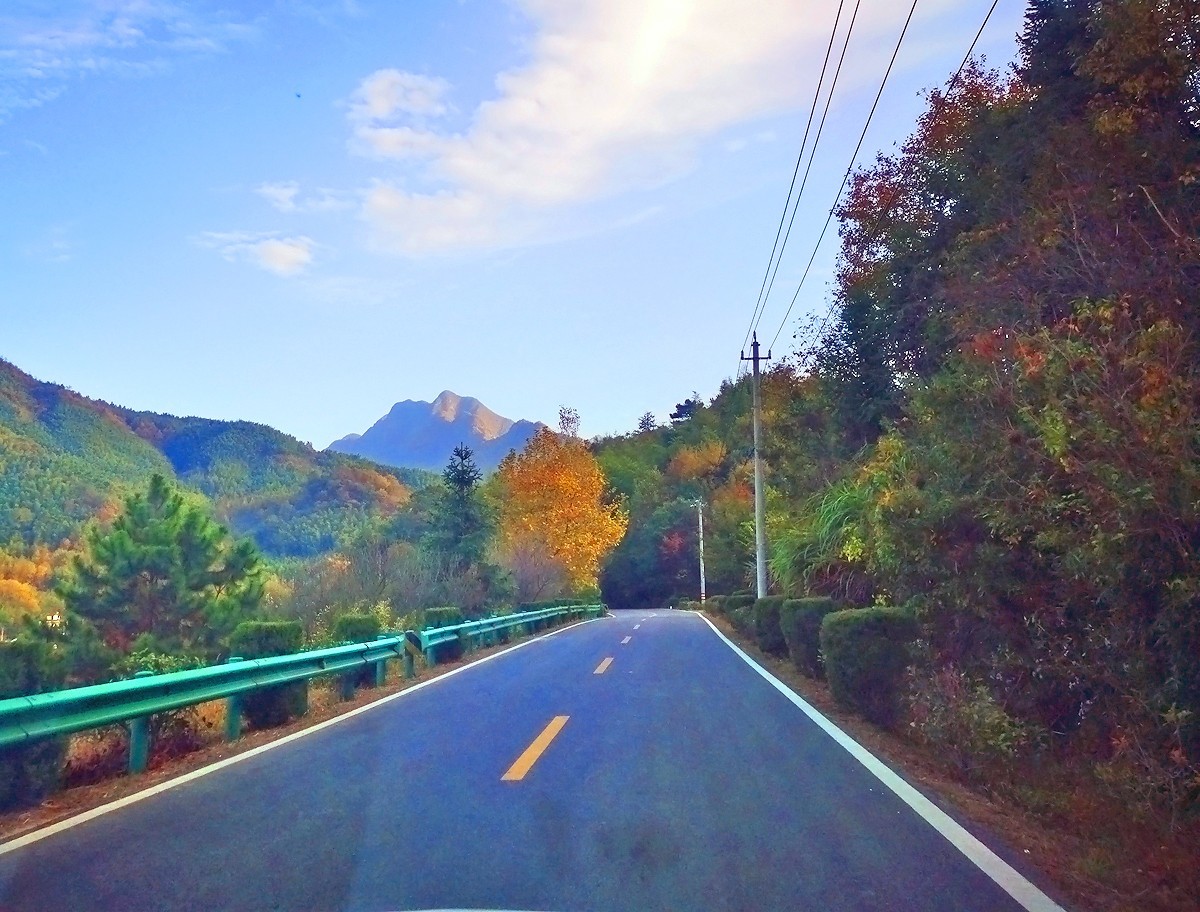 在皖南小川藏线上我看到就是这样1