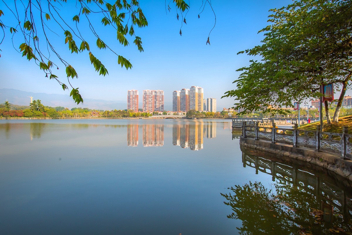 2025-04-11云南瑞丽弄莫湖公园（一)