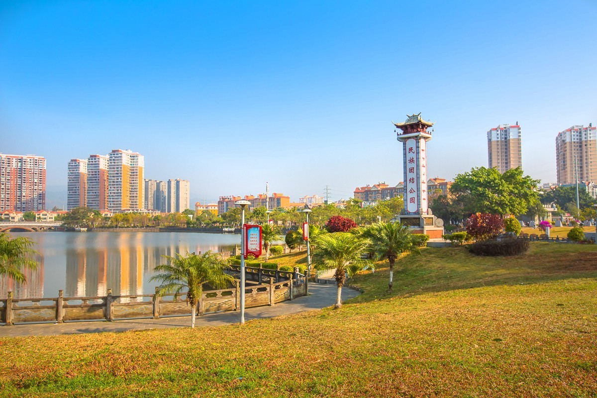 2025-04-11云南瑞丽弄莫湖公园（一)