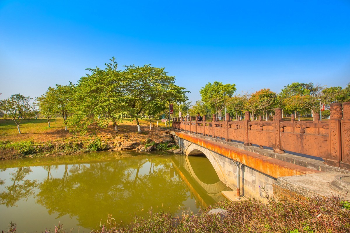 2025-04-11云南瑞丽弄莫湖公园（一)