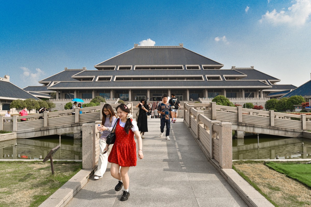 参观湖北省博物馆所拍