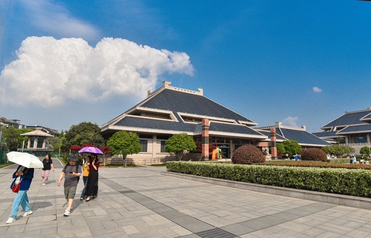 参观湖北省博物馆所拍