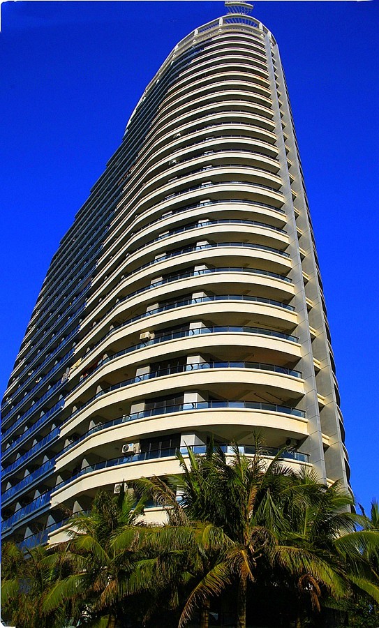 《不老松：忆海南游记》(13)海南长島蓝湾一期大门景！