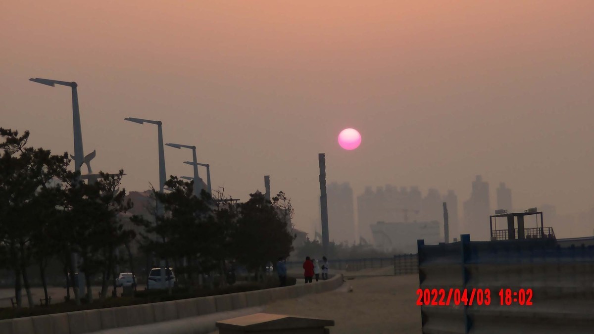 拍到超大太阳黑子群