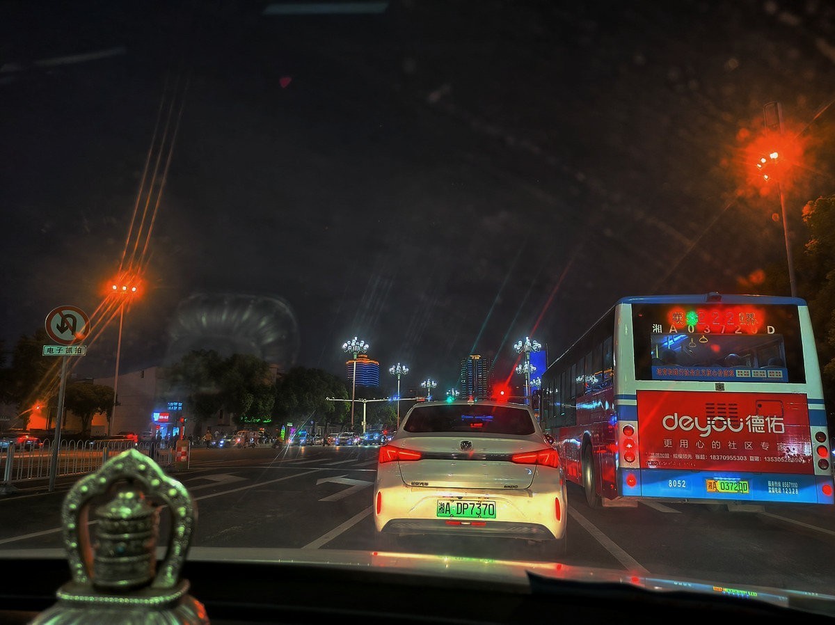 漫步星城 走街串巷（392）傍晚的五一路