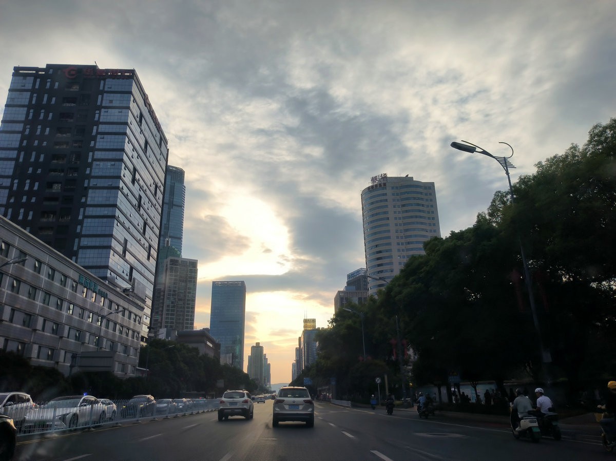 漫步星城 走街串巷（392）傍晚的五一路