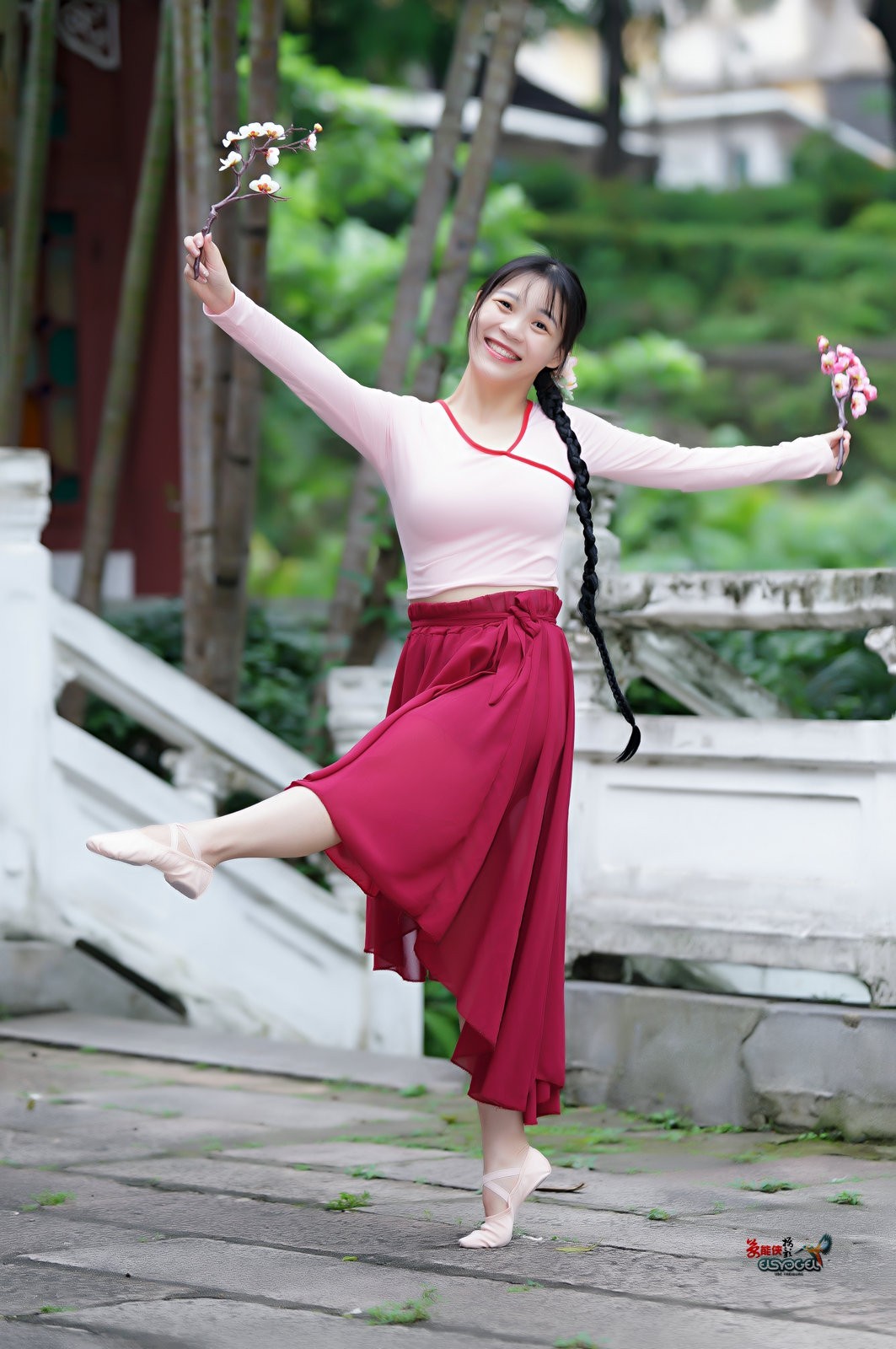 【女神舞红裙】---佳佳