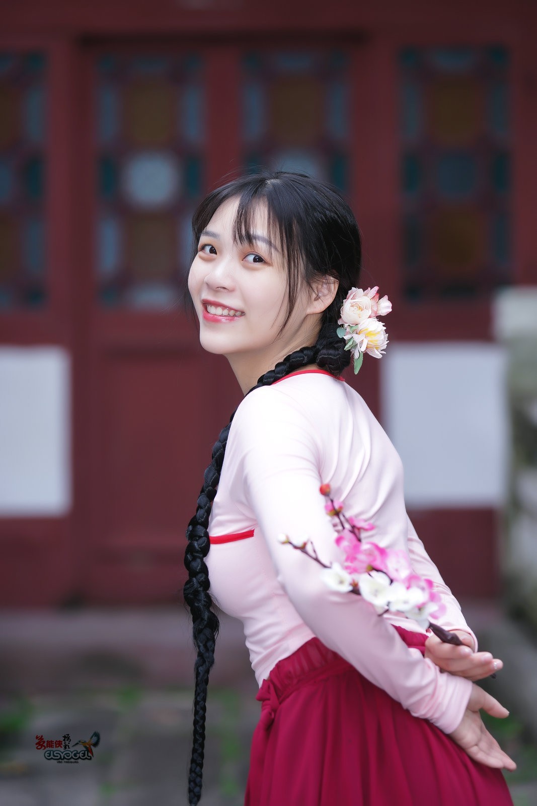 【女神舞红裙】---佳佳