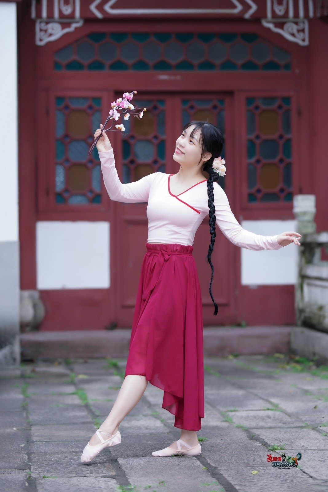 【女神舞红裙】---佳佳