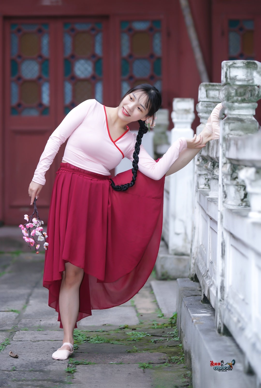 【女神舞红裙】---佳佳