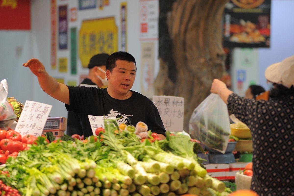 第一次试用180mm f/2.8D镜头