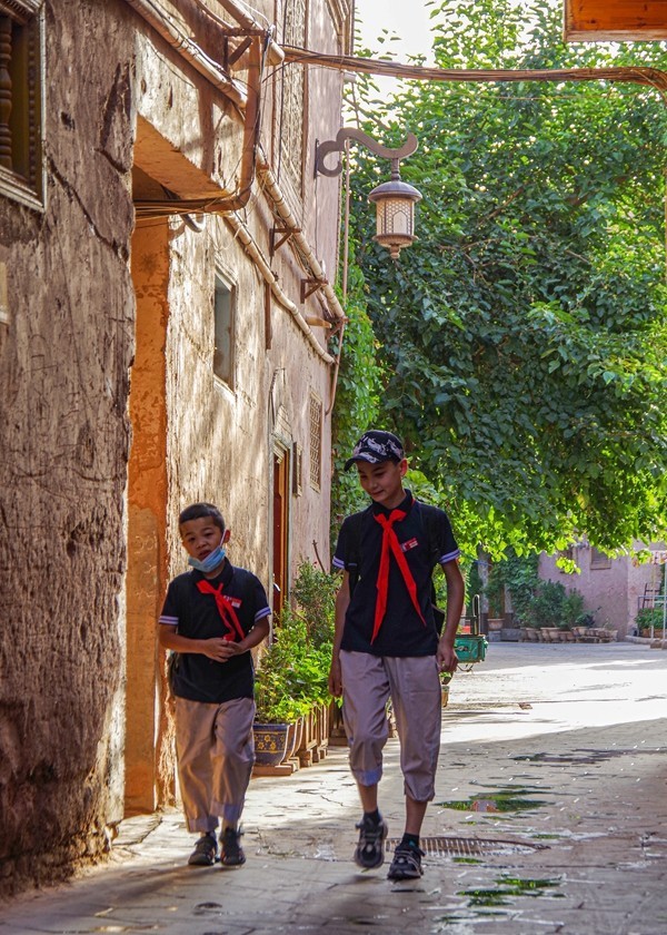 新疆行游--漫游喀什古城【18】上学去