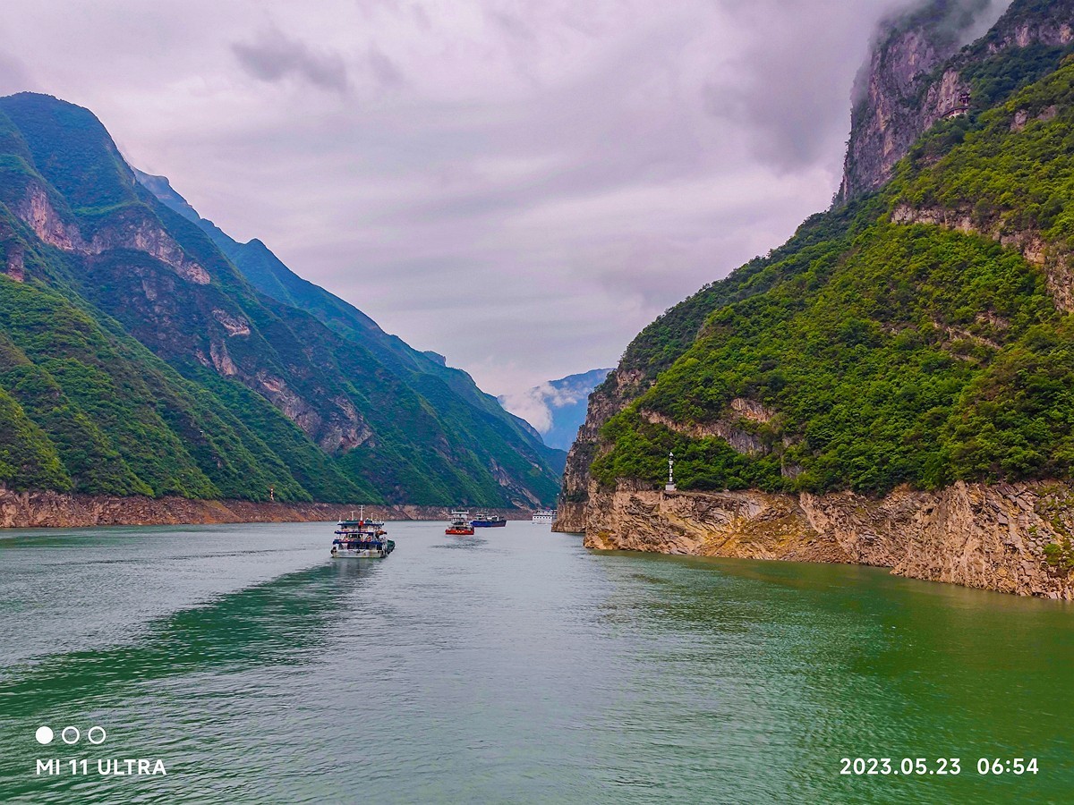 上海～成都～拉萨骑游随拍（22）船观雨雾中的三峡