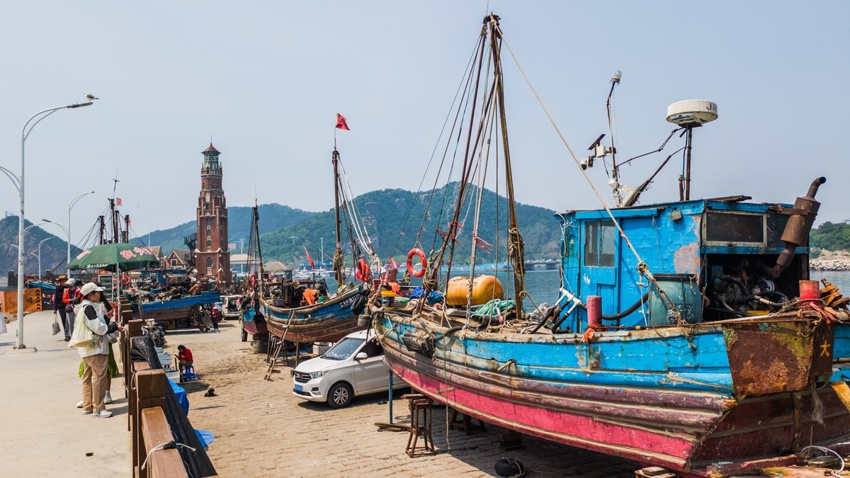 休 渔 期 的 渔 人 码 头