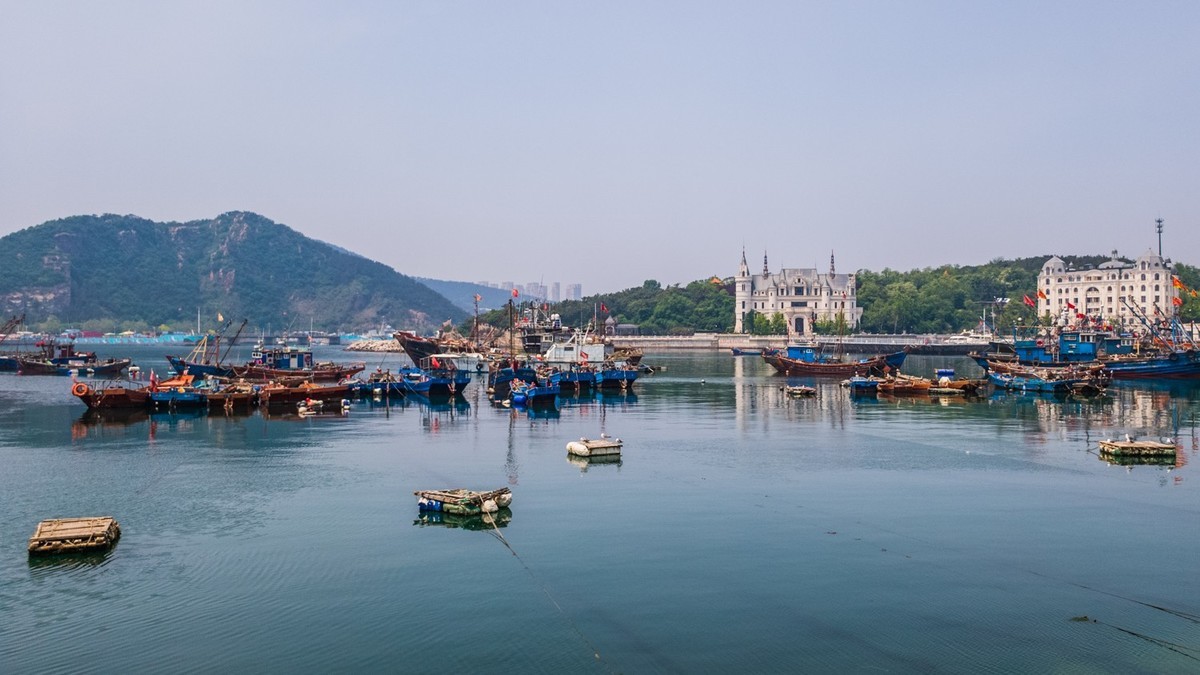 休 渔 期 的 渔 人 码 头