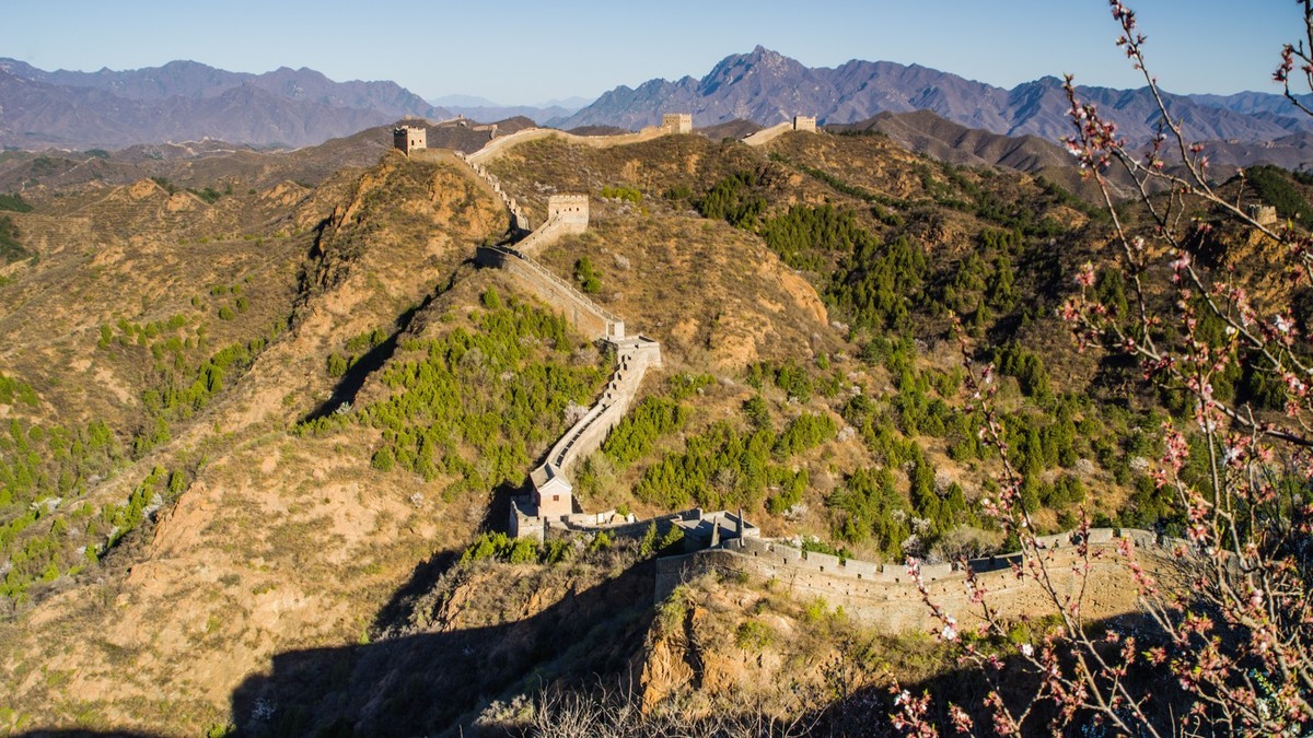 金山岭长城春色（九）------从将军楼到砖垛口