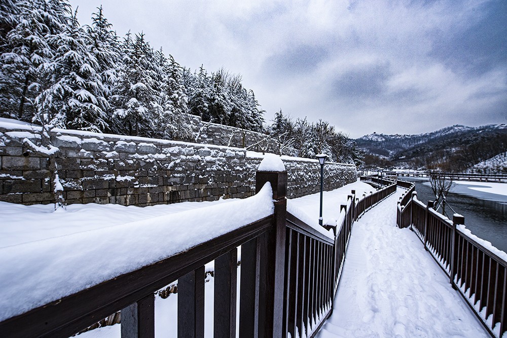 雪封老虎山