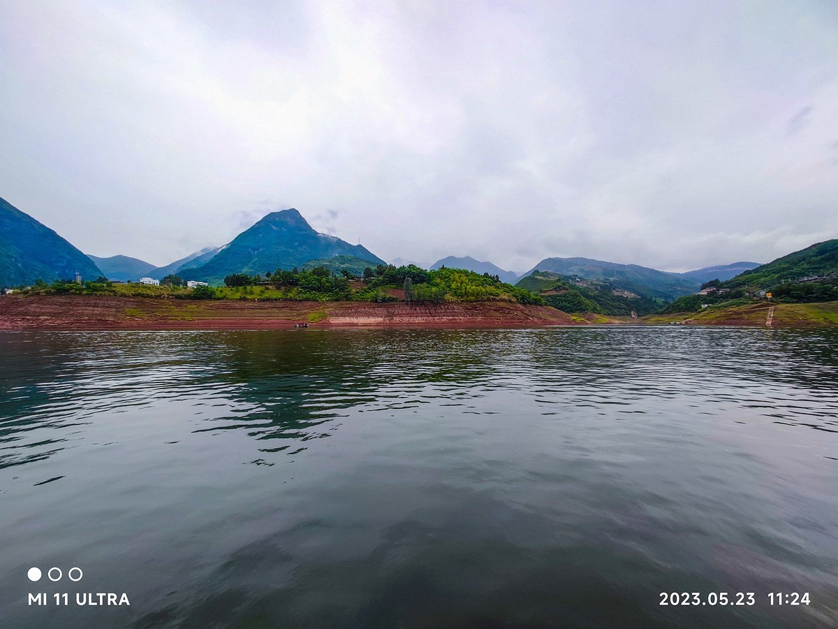 上海～成都～拉萨骑游随拍（22）船观雨雾中的三峡