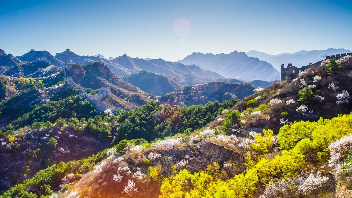 金山岭长城春色（九）------从将军楼到砖垛口