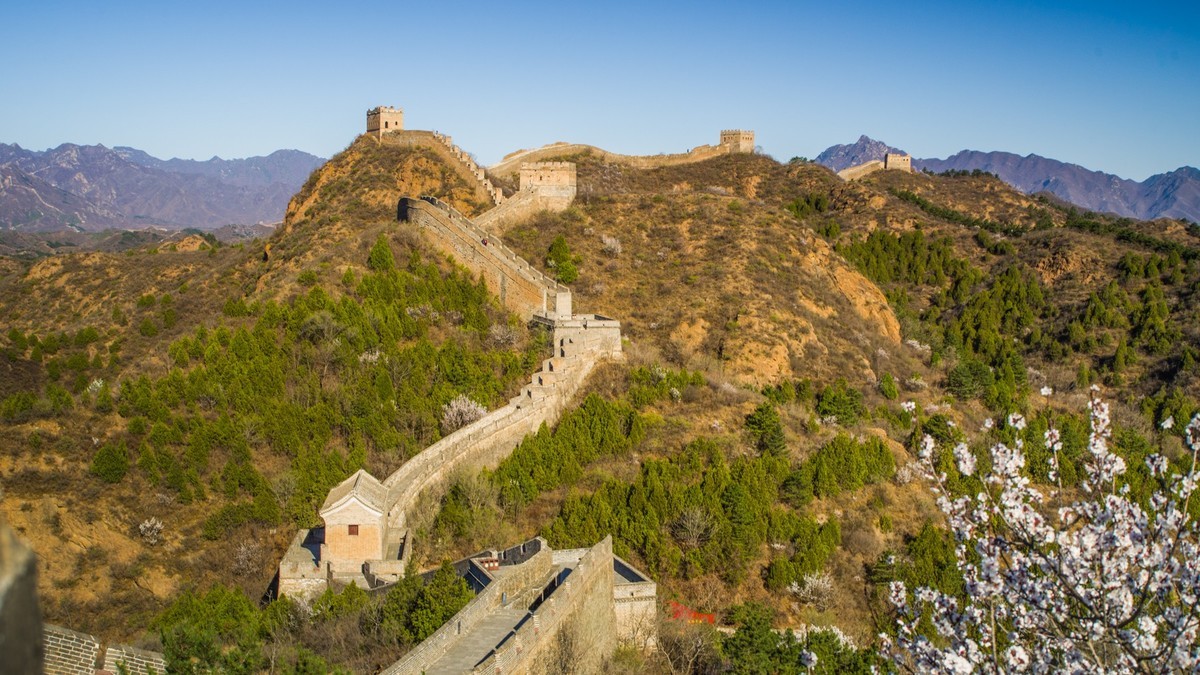 金山岭长城春色（九）------从将军楼到砖垛口