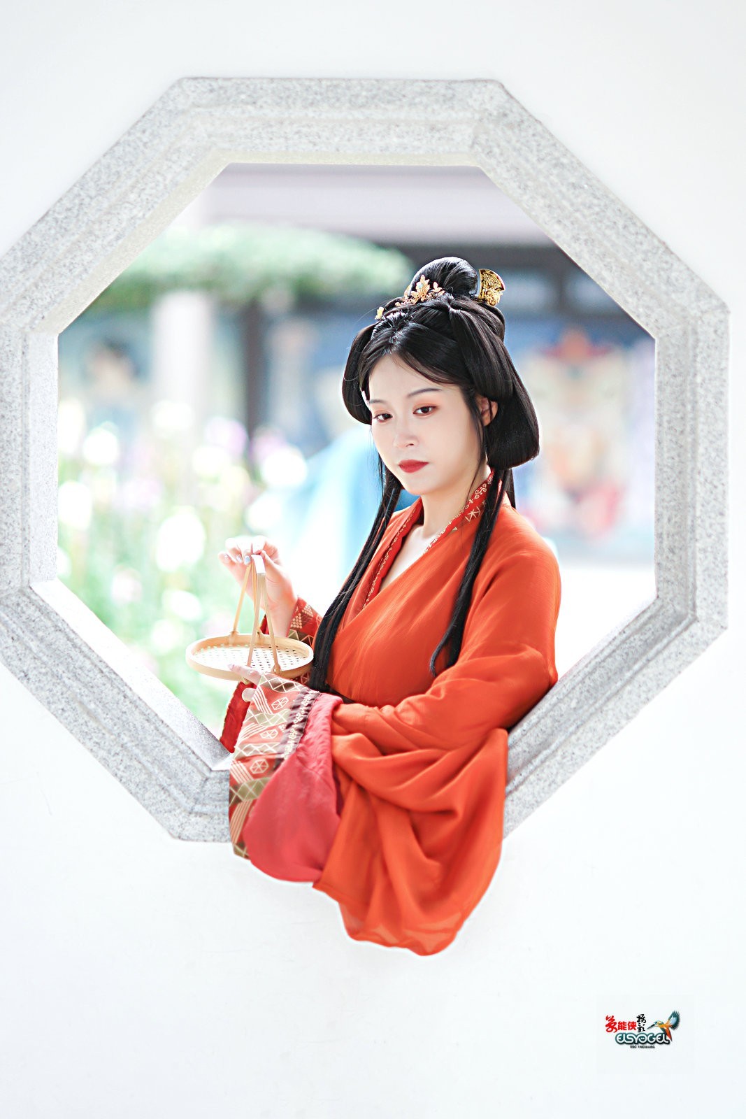 【窗台下美女】---淑娴