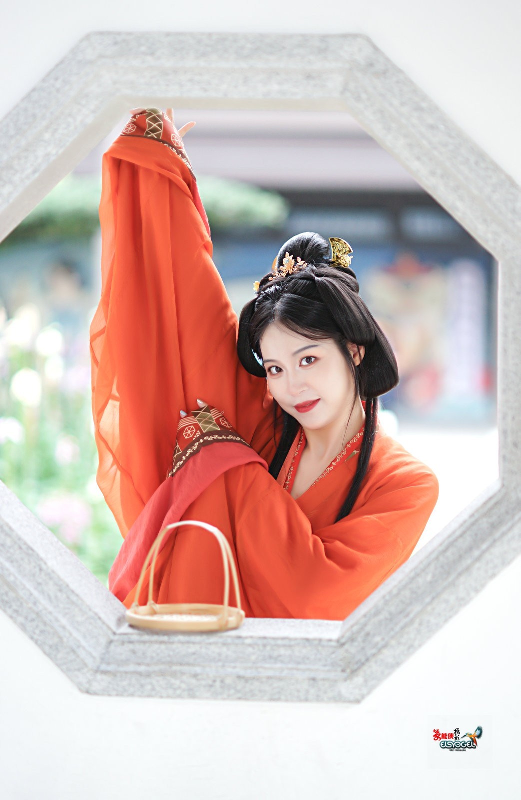 【窗台下美女】---淑娴