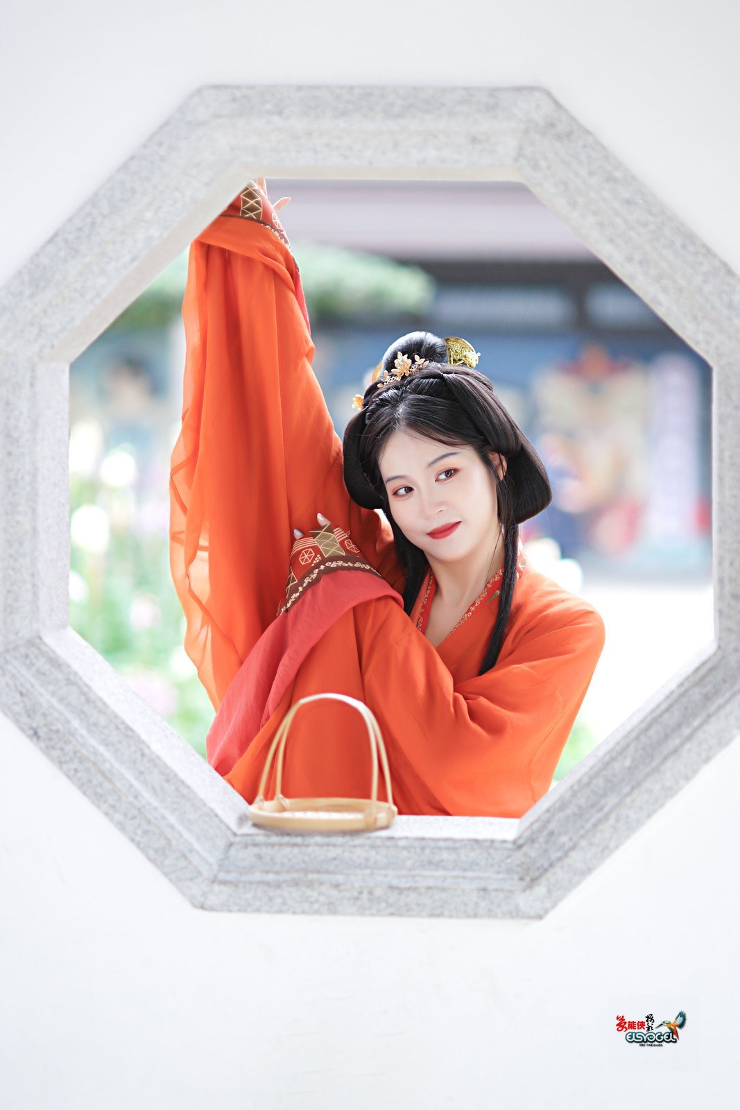 【窗台下美女】---淑娴