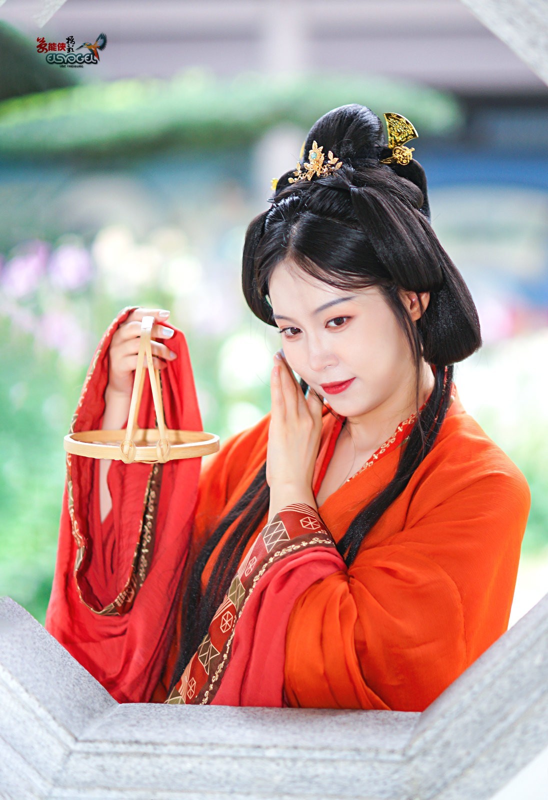 【窗台下美女】---淑娴