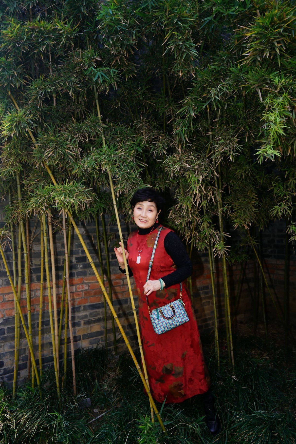 汉口里的佩佩服美女！