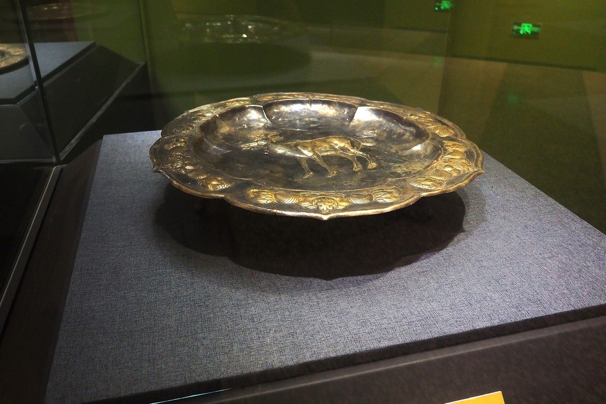 《长城两边是故乡—冀蒙古代文物精品展》下