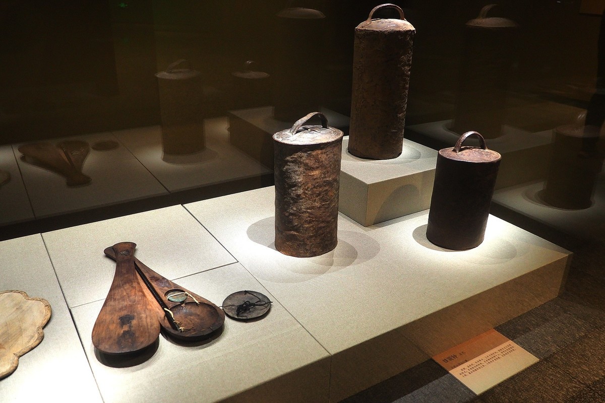 《长城两边是故乡—冀蒙古代文物精品展》下