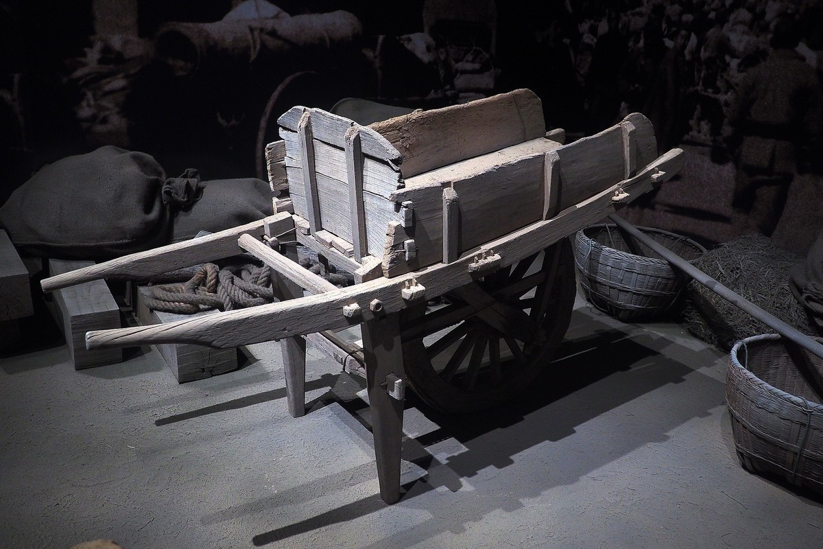 《长城两边是故乡—冀蒙古代文物精品展》下