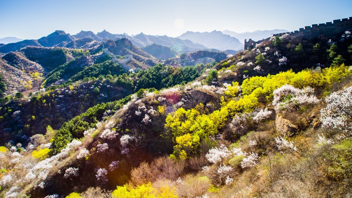 金山岭长城春色（九）------从将军楼到砖垛口