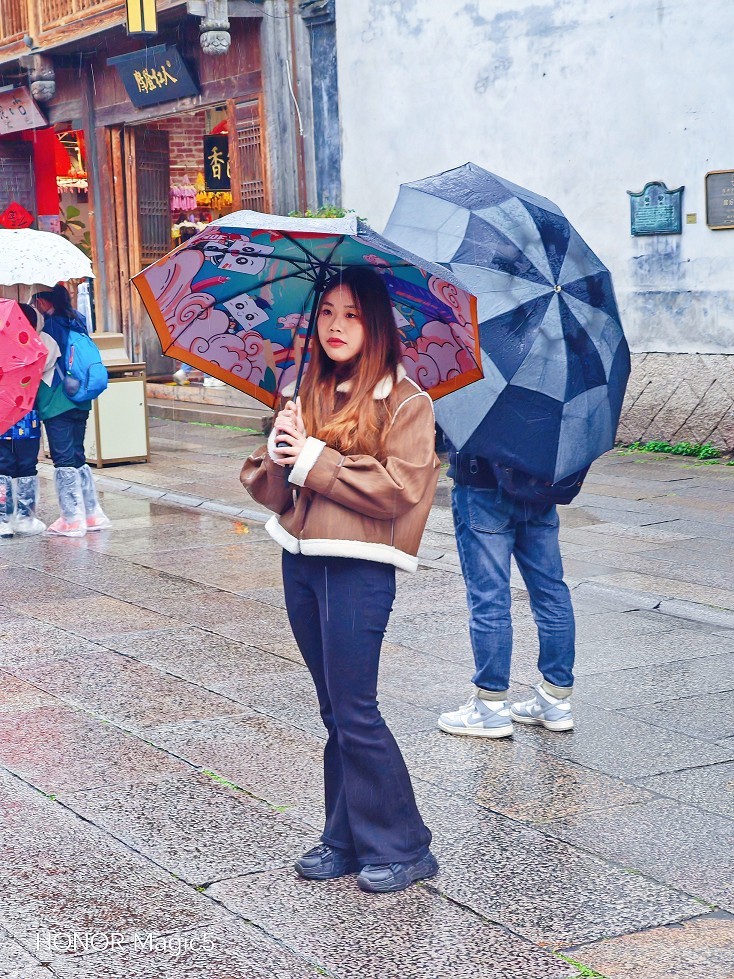 请假贴福建旅游《街拍扫街抓拍人物》片。最近又要出去趟暂时不能在上贴操作。