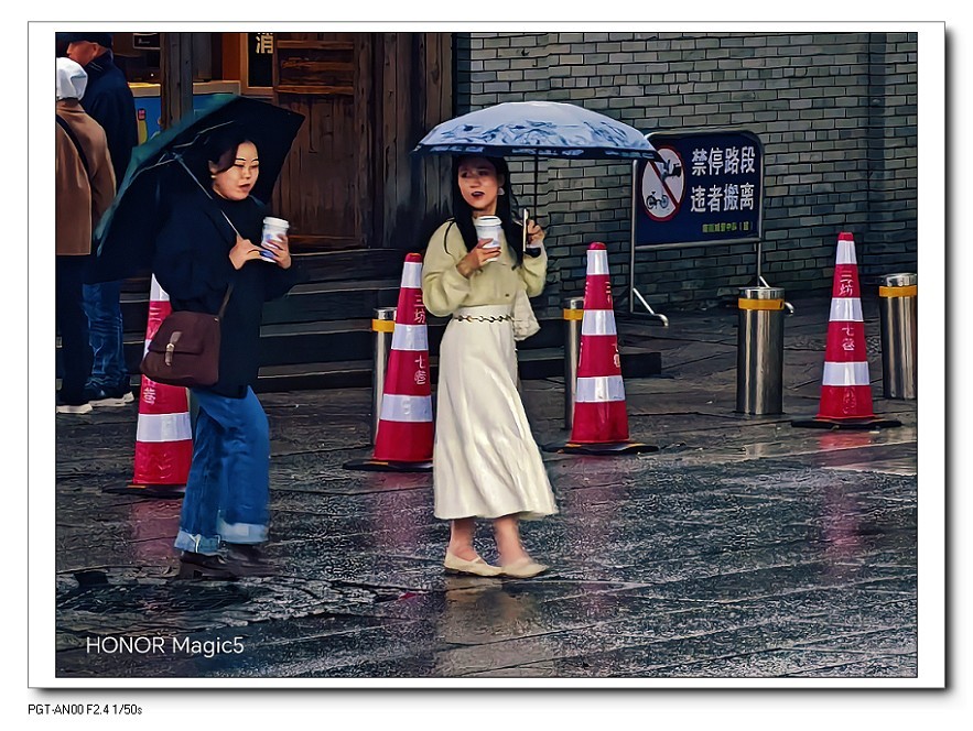 请假贴福建旅游《街拍扫街抓拍人物》片。最近又要出去趟暂时不能在上贴操作。
