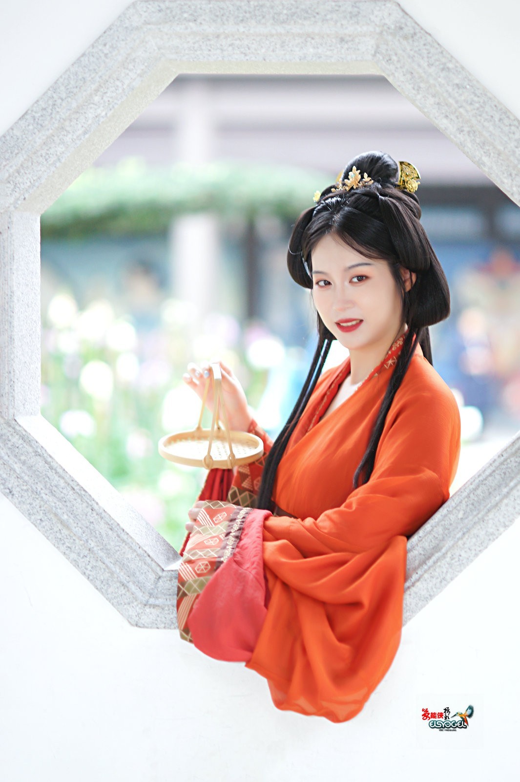 【窗台下美女】---淑娴