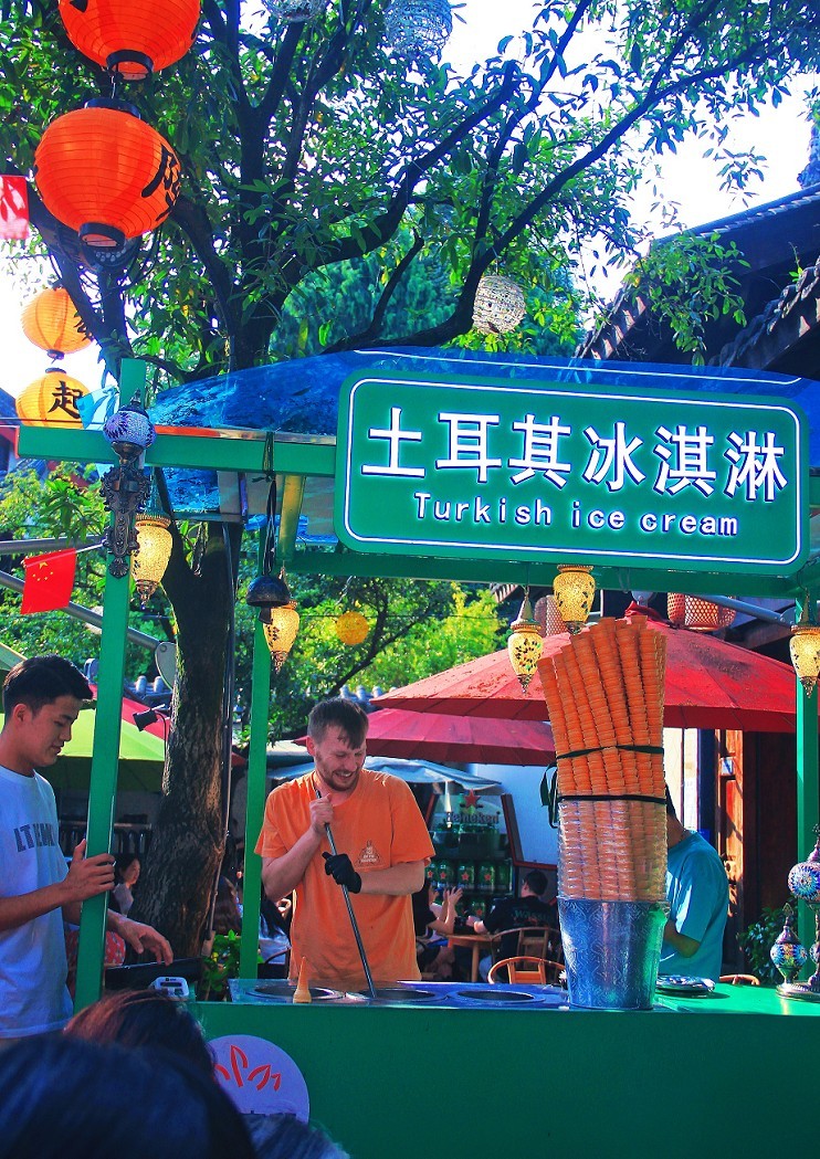 成都老巷子扫街抓怕片，还有几张刚买的手机实验片！