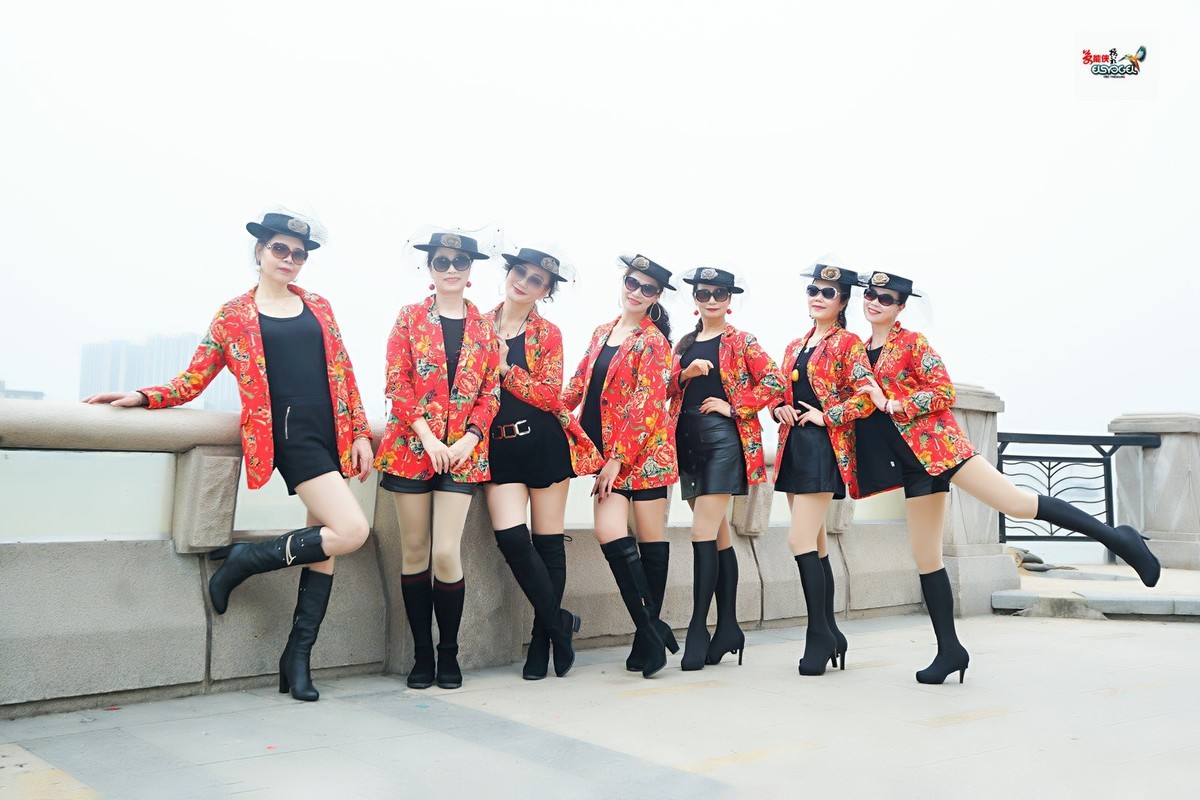 【时尚东北大花衣·七美女】---梁祝、蝴蝶、高妹、文文、卫红、小梅、清心