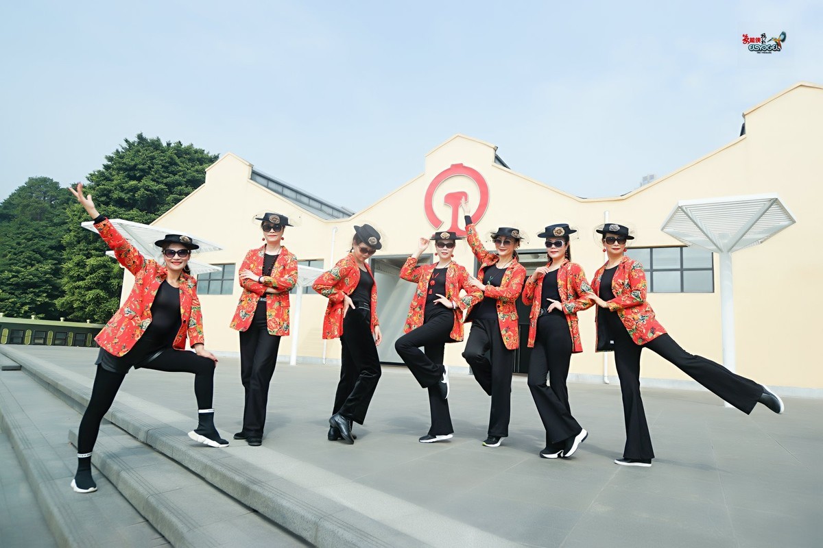 【时尚东北大花衣·七美女】---梁祝、蝴蝶、高妹、文文、卫红、小梅、清心