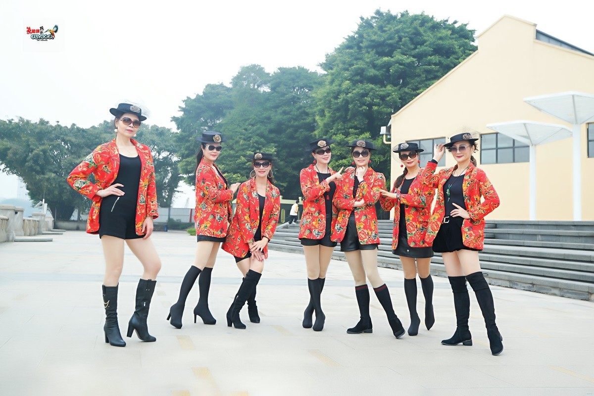 【时尚东北大花衣·七美女】---梁祝、蝴蝶、高妹、文文、卫红、小梅、清心