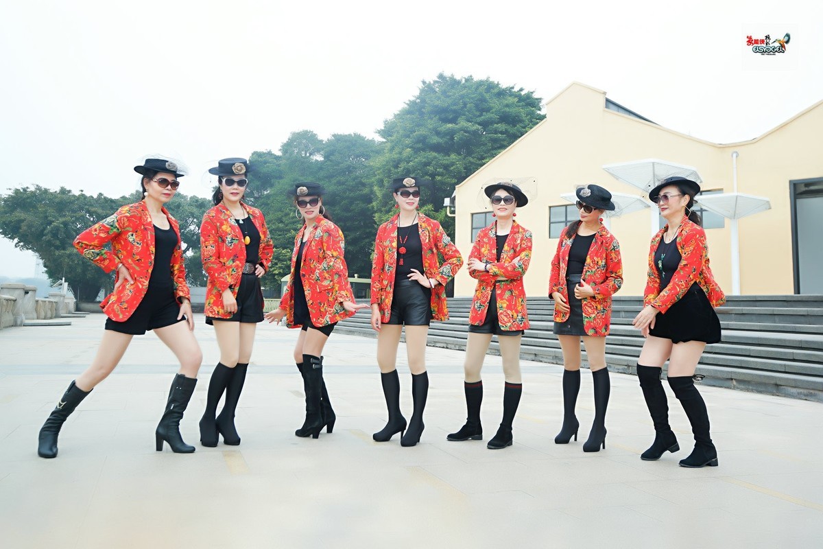 【时尚东北大花衣·七美女】---梁祝、蝴蝶、高妹、文文、卫红、小梅、清心