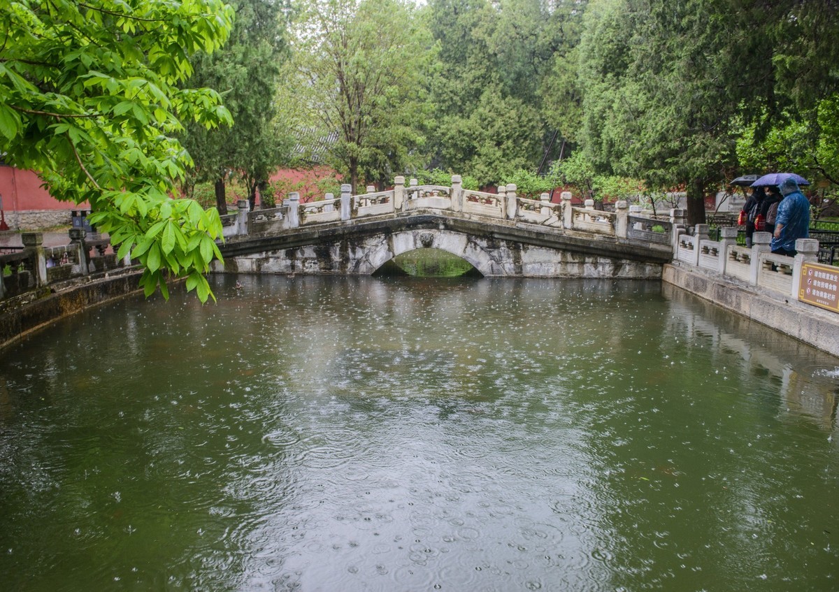 雨中的千年古寺-中关村在线摄影论坛