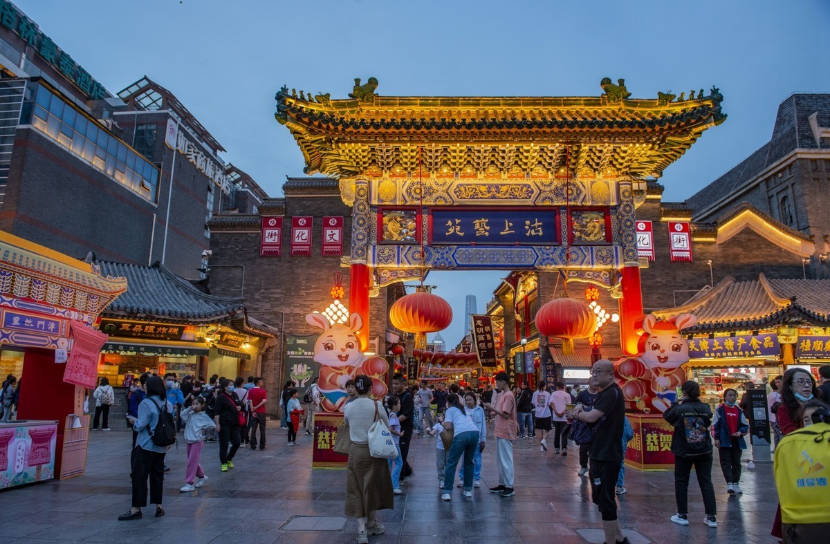 夜幕下的天津古文化街