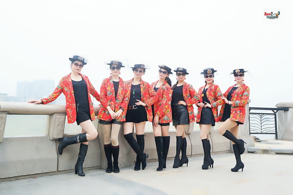 【时尚东北大花衣·七美女】---梁祝、蝴蝶、高妹、文文、卫红、小梅、清心