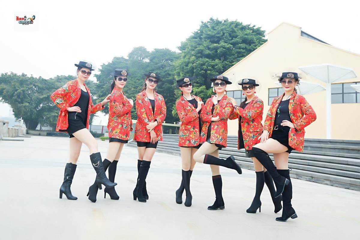 【时尚东北大花衣·七美女】---梁祝、蝴蝶、高妹、文文、卫红、小梅、清心