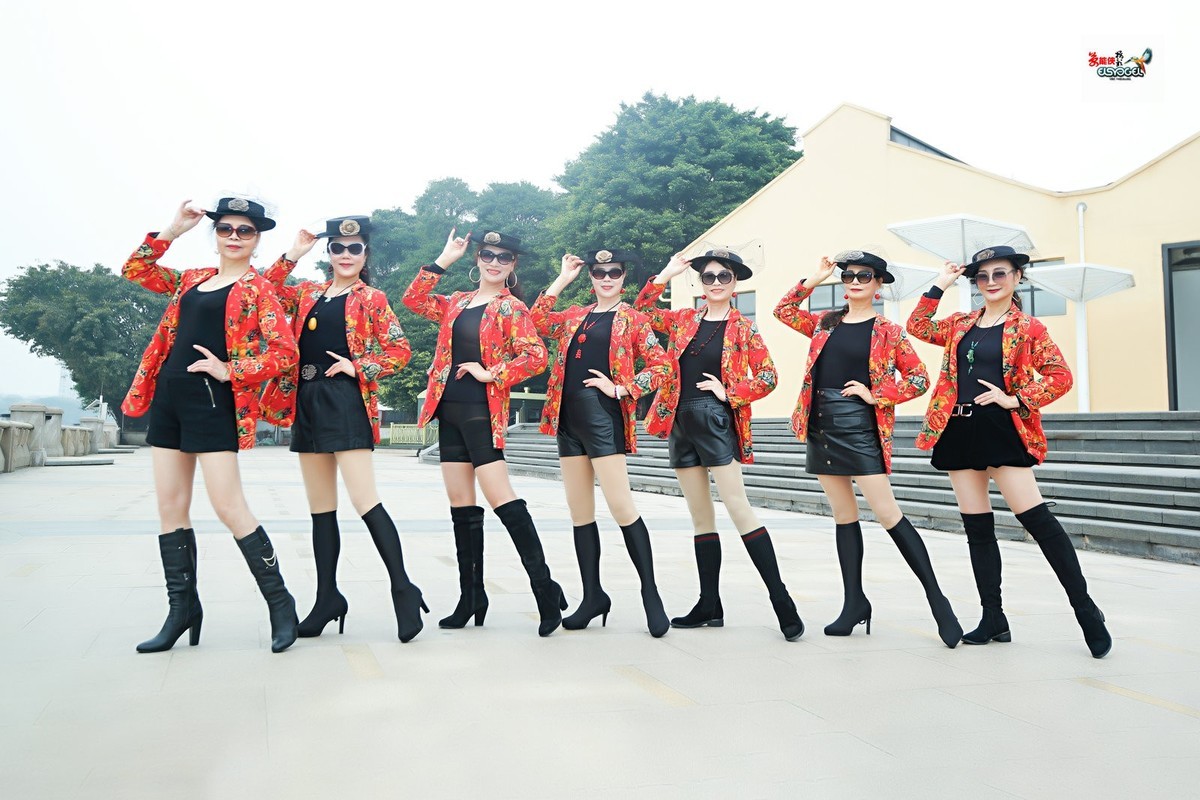 【时尚东北大花衣·七美女】---梁祝、蝴蝶、高妹、文文、卫红、小梅、清心