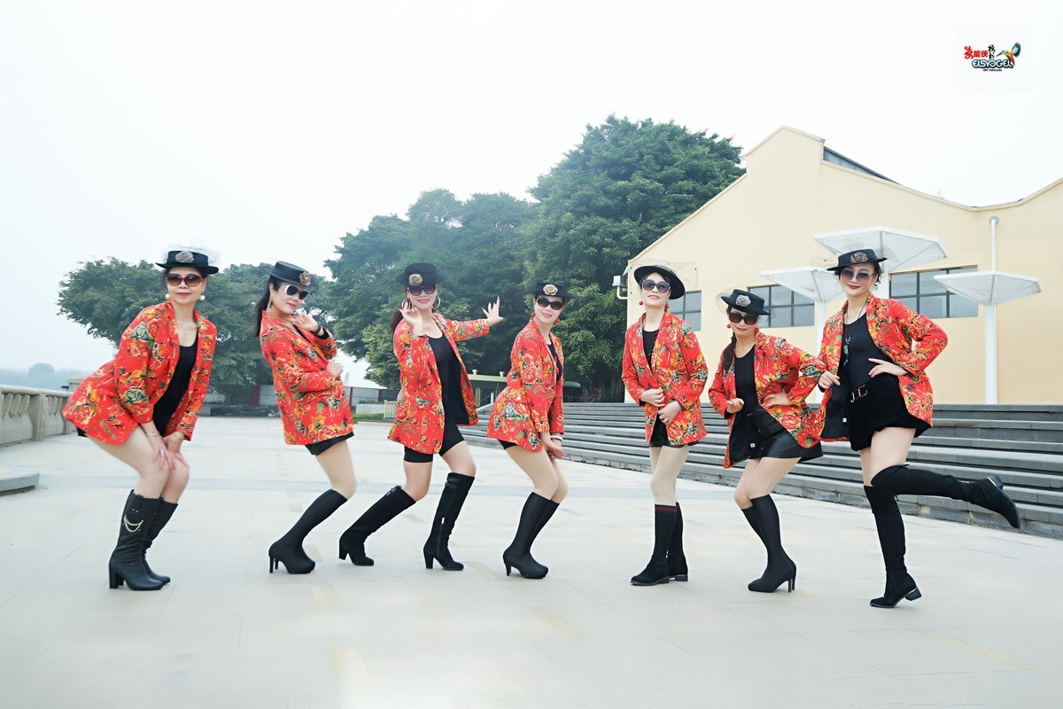 【时尚东北大花衣·七美女】---梁祝、蝴蝶、高妹、文文、卫红、小梅、清心